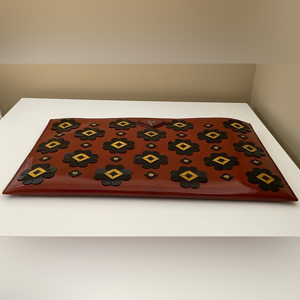 PRADA Brushed Leather Zip Clutch Bag w/Laser Cut Flowers, Caramel, NEW - Picture 5 of 16
